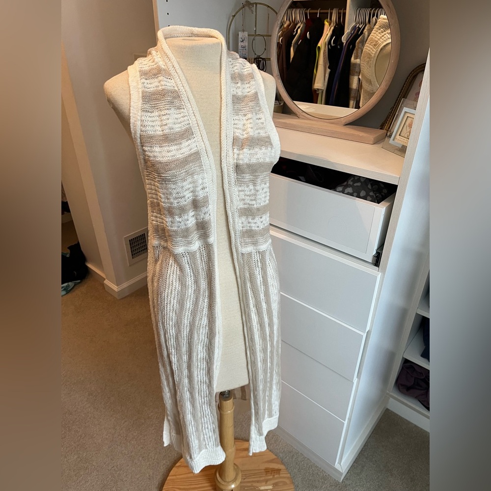 Gap Women’s Long Sweater Vest - Beige/Cream, Small